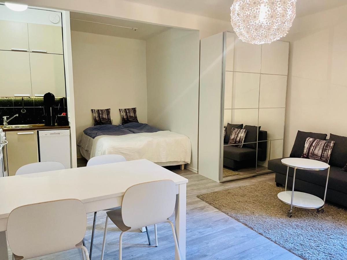 Upea Yksioe Aivan Helsingin Keskustasta Apartman Helsinki Kültér fotó