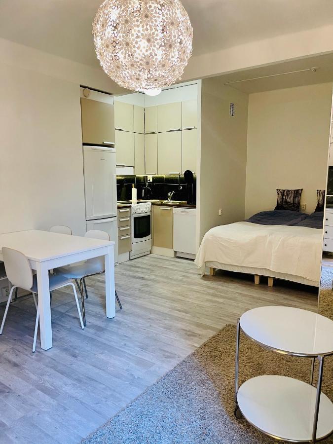 Upea Yksioe Aivan Helsingin Keskustasta Apartman Helsinki Kültér fotó